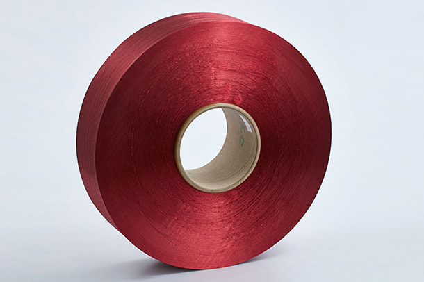 Sợi polyester là lựa chọn phổ biến cho nhiều dự án đan và móc